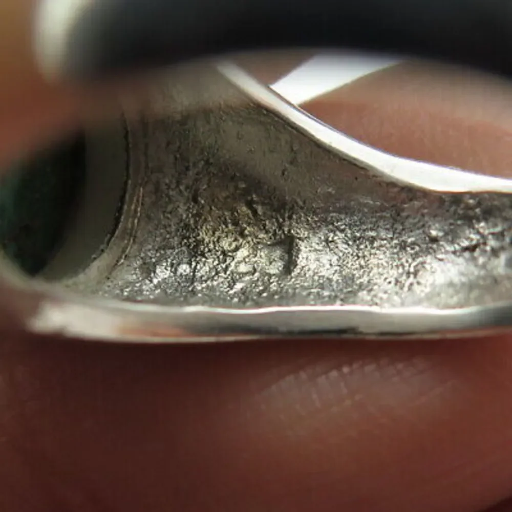 Elegant Malachite Green Stone Silver Ring - Picture 8 of 8